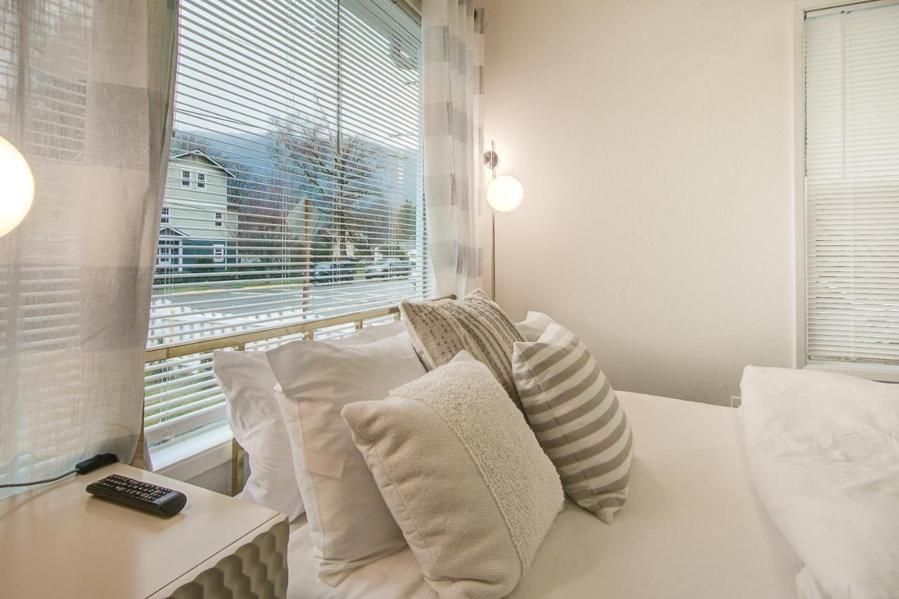 North Bend Downtown Cottage Екстериор снимка