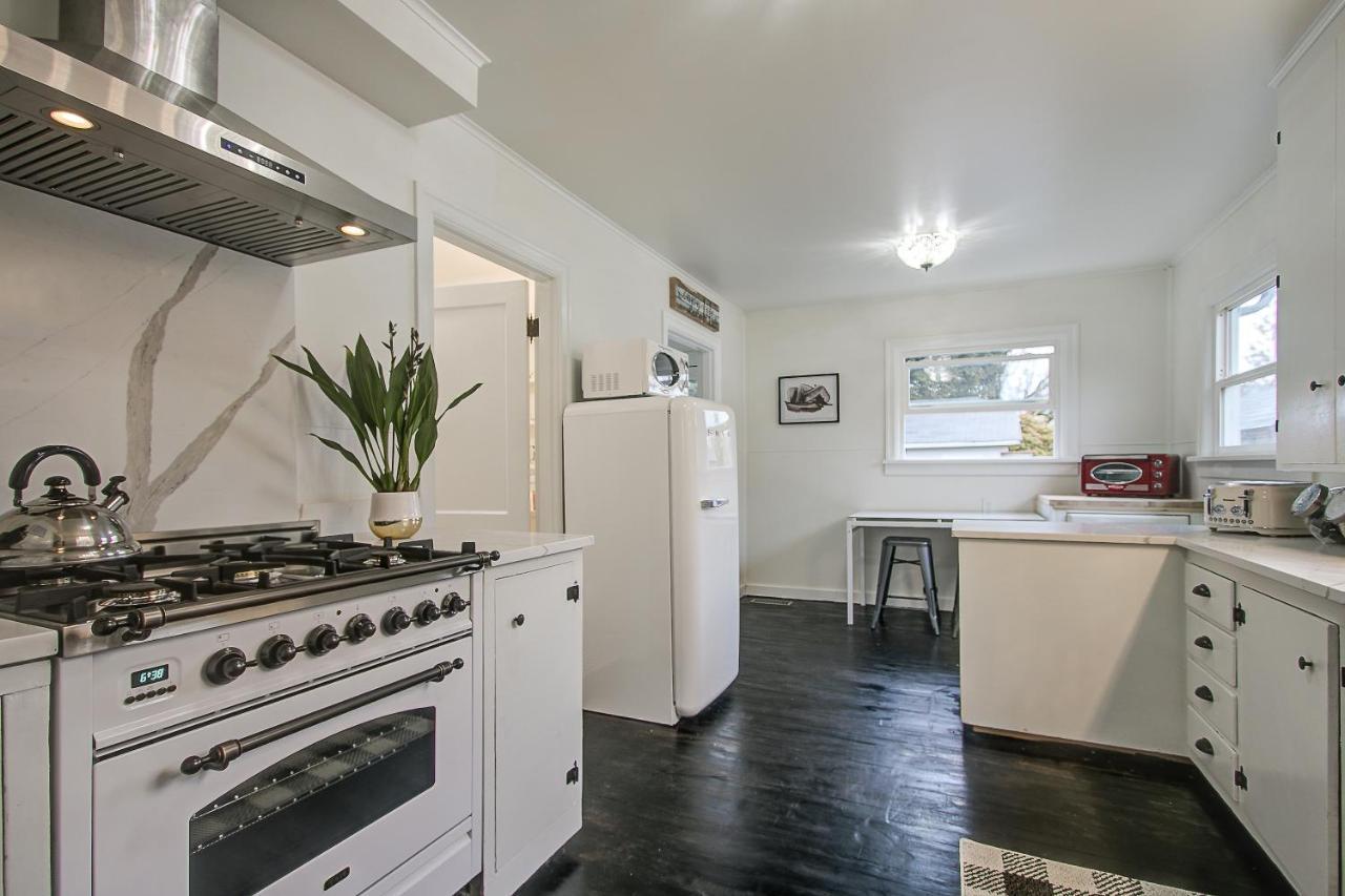 North Bend Downtown Cottage Екстериор снимка