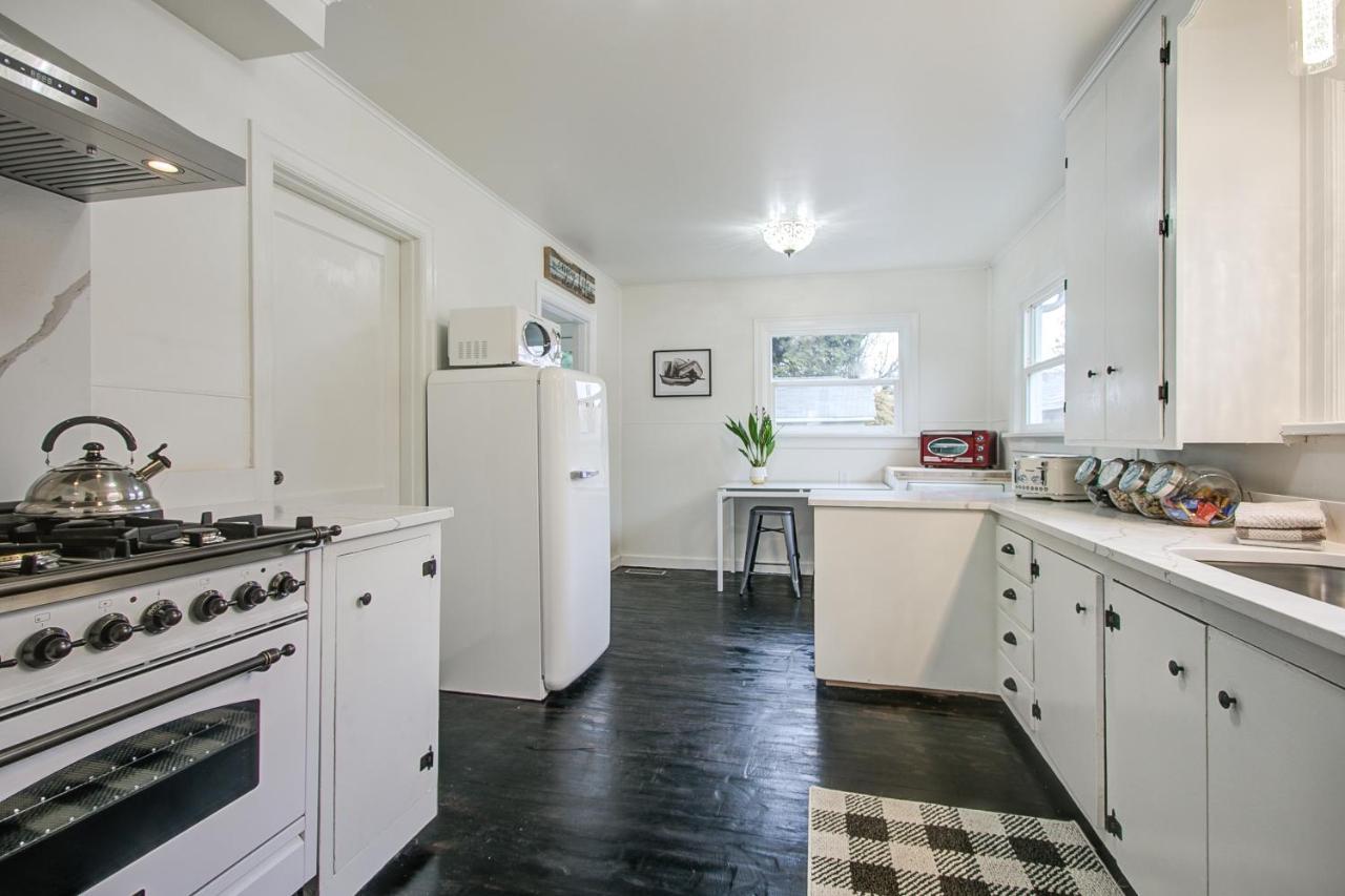 North Bend Downtown Cottage Екстериор снимка